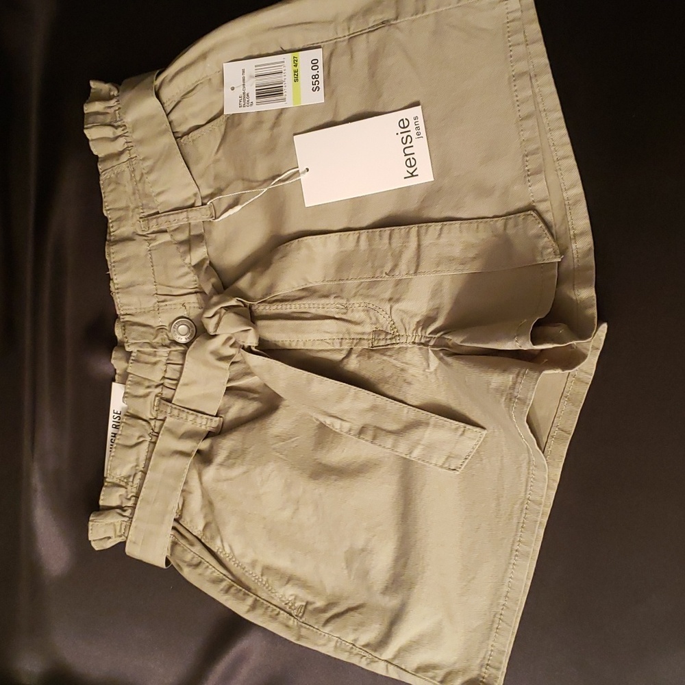 Kensie High Waist Shorts light khakis green size 4 NWOT